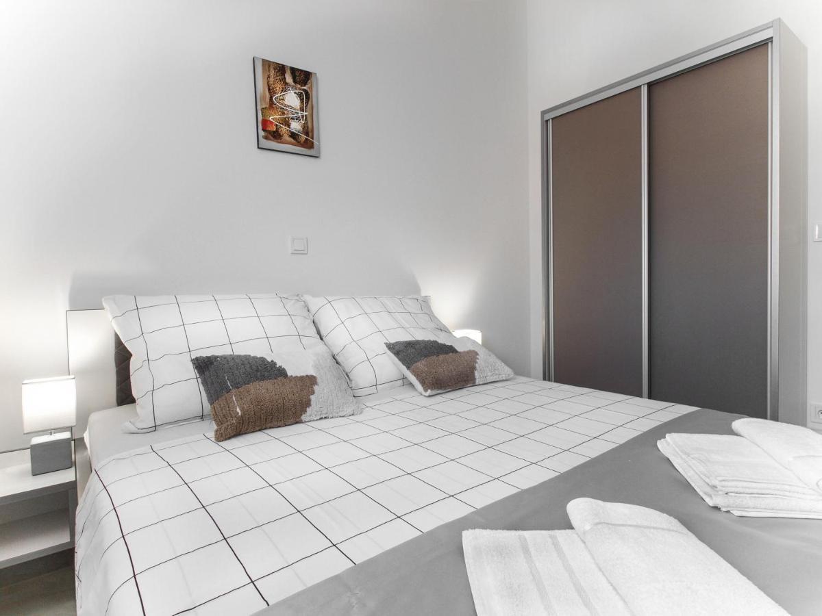 Villa Sirenis Trogir Bagian luar foto
